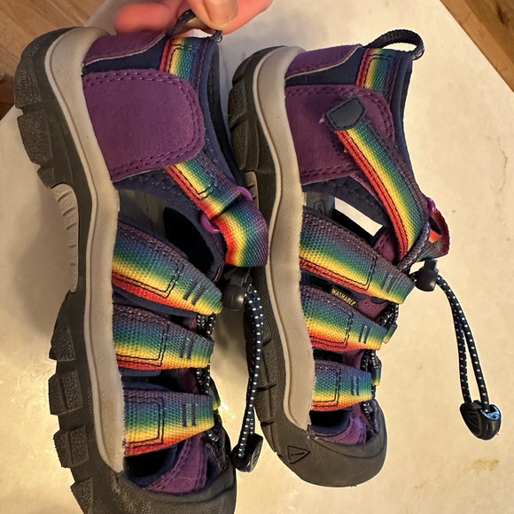 KEEN Newport H2 Purple Water Closed Toe Sandals with Rainbow Straps - Picture 6 of 8